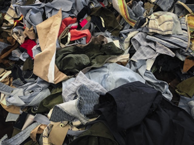 别再把旧衣服全扔了！留几堆在家，停水停电都能用上