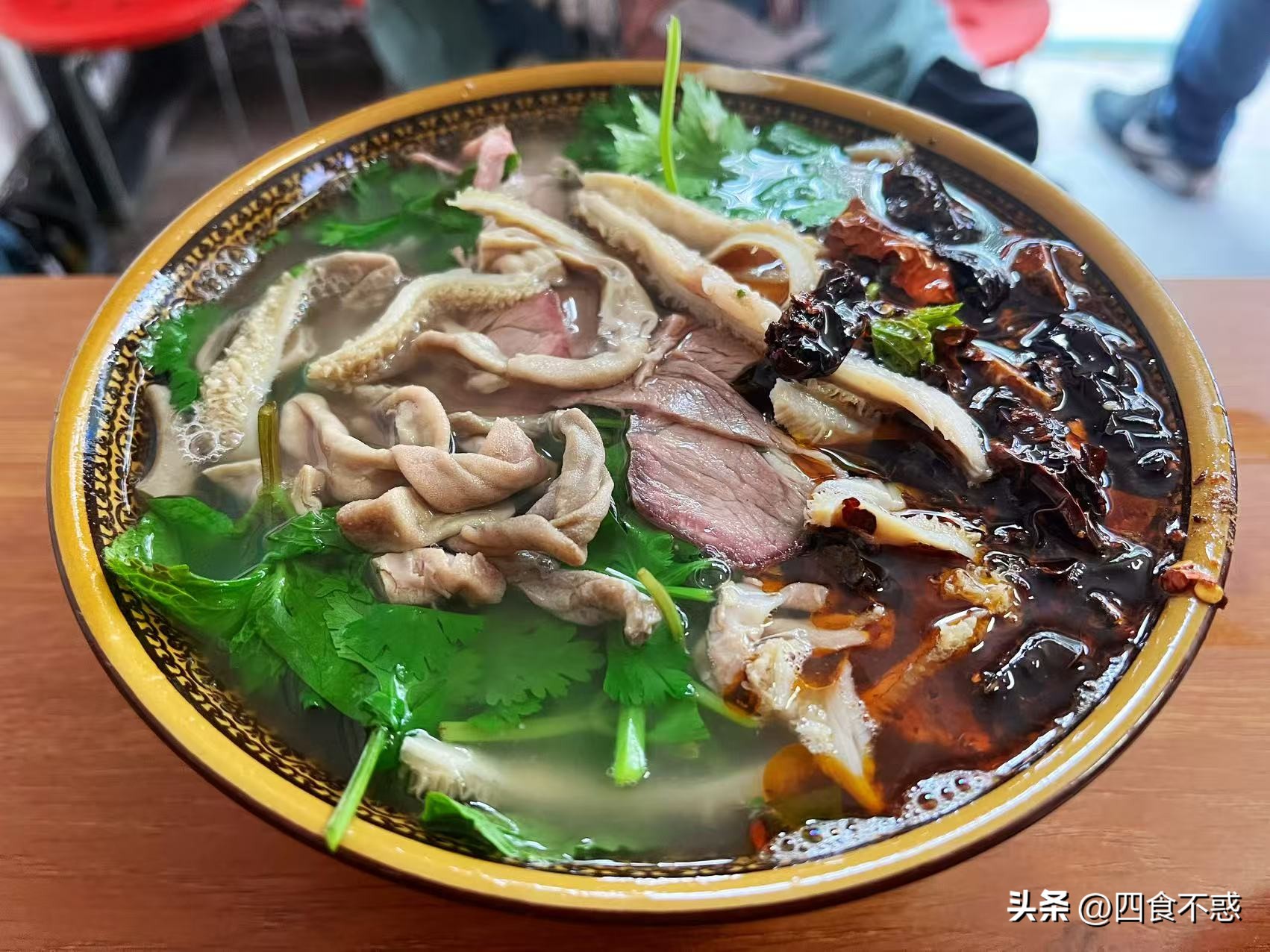 低调的昭通快藏不住了，其貌不扬的美食竟然这么好吃！(图27)