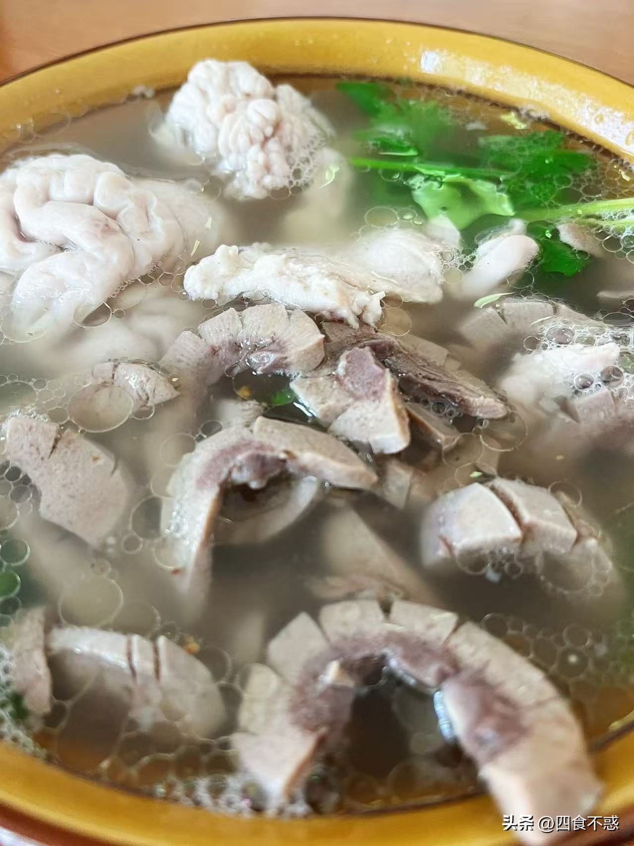 低调的昭通快藏不住了，其貌不扬的美食竟然这么好吃！(图28)