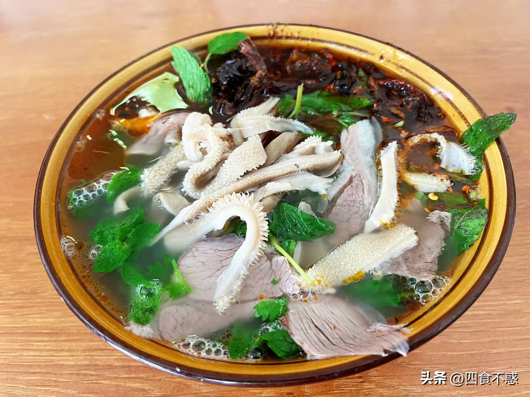 低调的昭通快藏不住了，其貌不扬的美食竟然这么好吃！(图29)