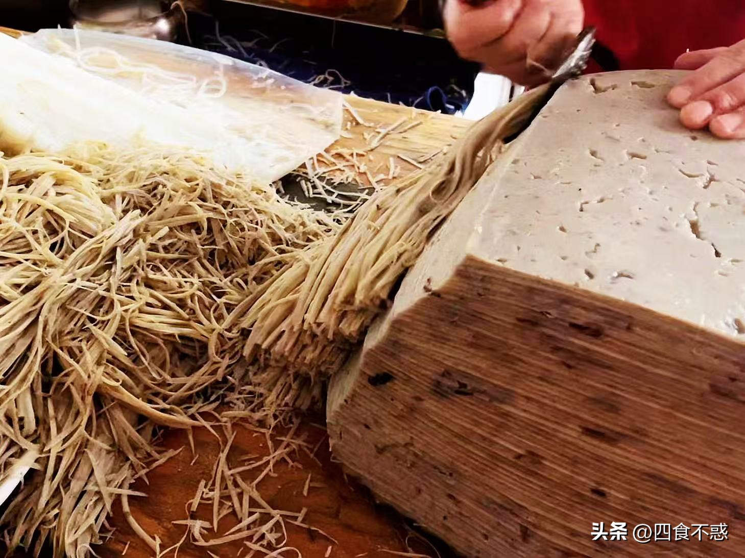 低调的昭通快藏不住了，其貌不扬的美食竟然这么好吃！(图31)