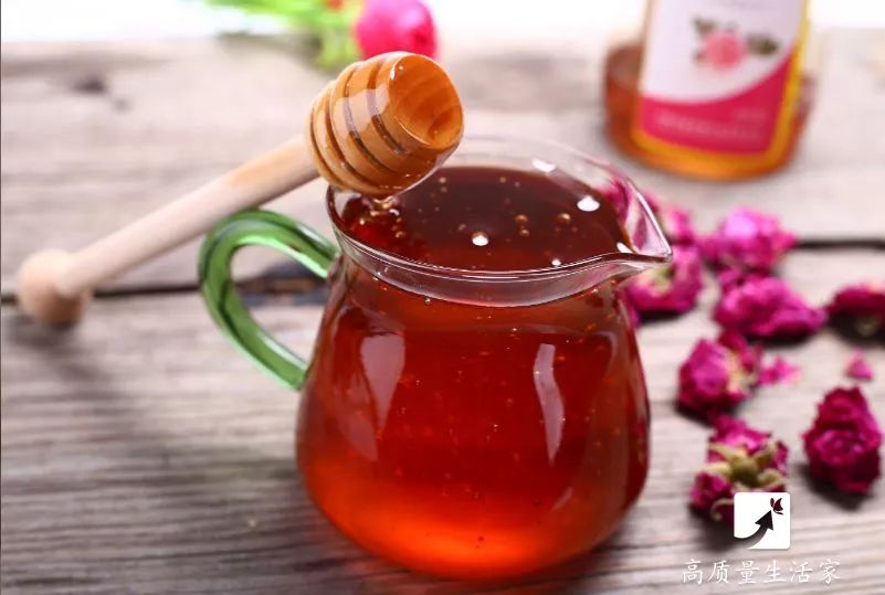 把白酒倒进蜂蜜里,假蜂蜜立刻现原形,再也不怕买到假的了!(图6)